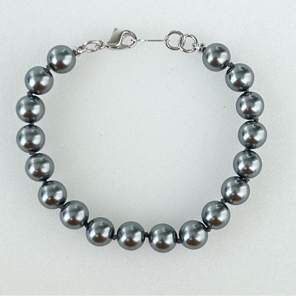 Glass PEARLS Gray Bead Bracelet 7.5” Glass Beads 8mm - Picture 2 of 5
